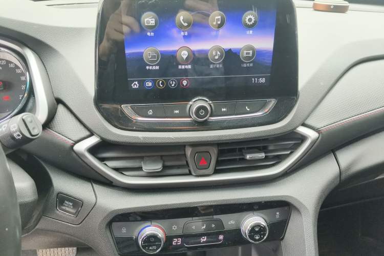 Used Chevrolet Orlando 2019 Redline 530T Automatic Enjoyment Version (5+2 Seating) China VI Audio And AC Panel