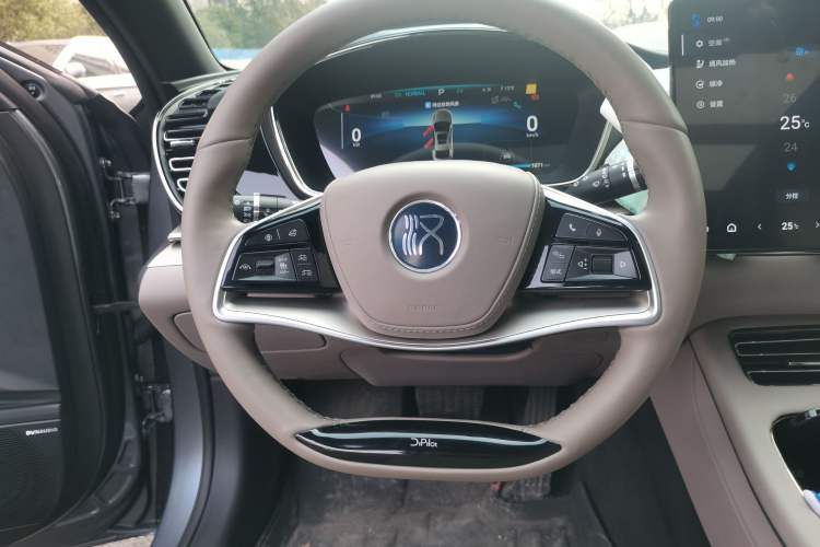 Used BYD Han 2024 DM-i Glory Edition 121KM Prestige Model
