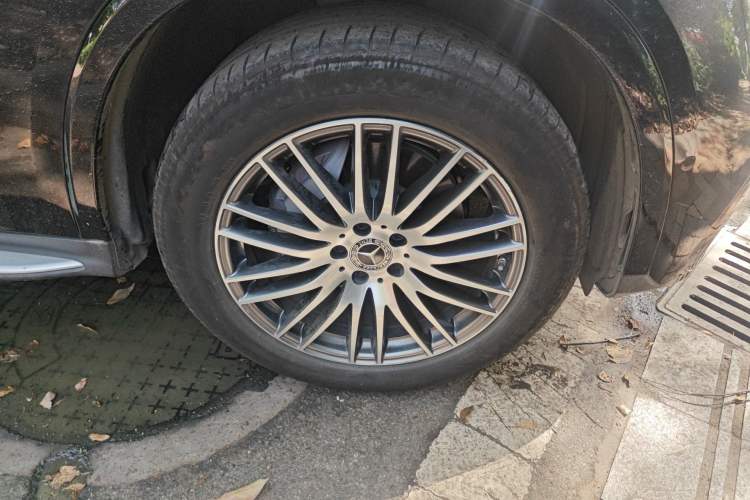 Used Mercedes-Benz GLC 2023 Refreshed GLC 300 L 4MATIC Dynamic Version 7-Seater
