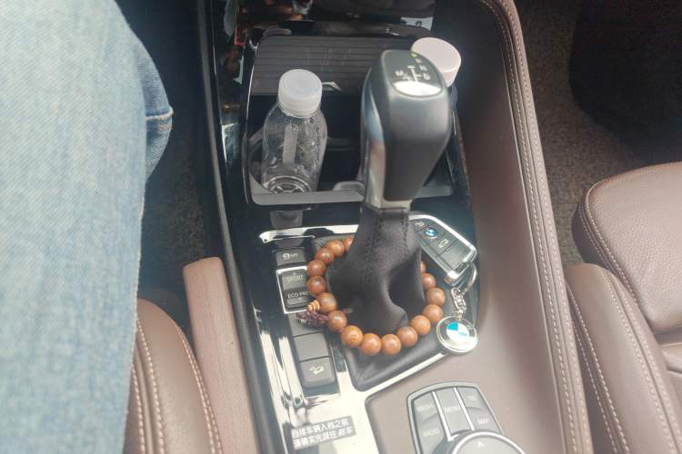 Used BMW X1 2016 xDrive20Li Luxury Model Gear Lever