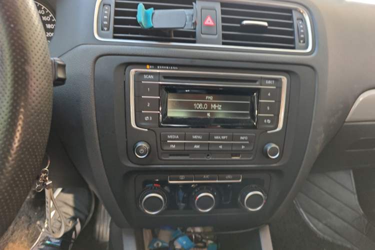 Used Volkswagen Sagitar 2014 1.6L Manual Comfort Model