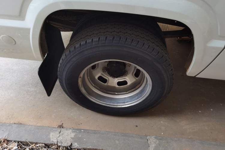 Used Iveco Daily 2017 2.5T A35 Passenger Van 5-7 Seats Model 47Z5
