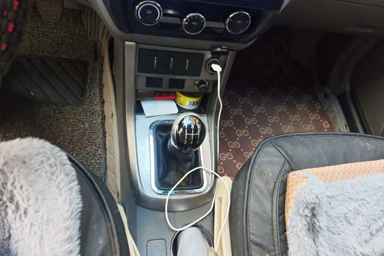 Used Geely Auto Classic Emgrand 2013 Sedan 1.5L Manual Entry-Level Model
