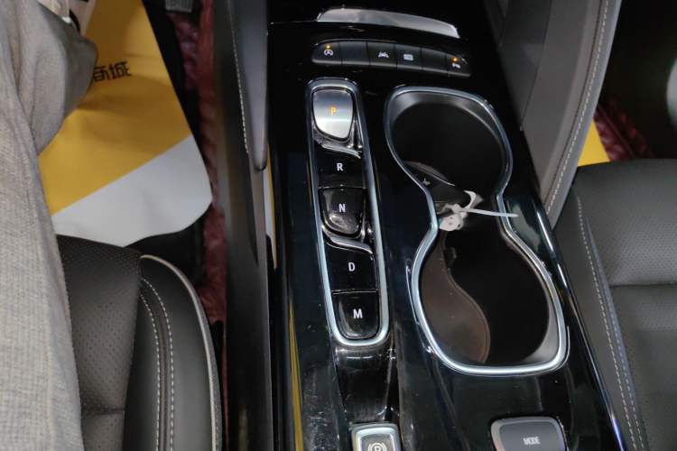 Used Buick Envision 2022 Encore Plus 652T Five-Seat Luxury Model Gear Lever