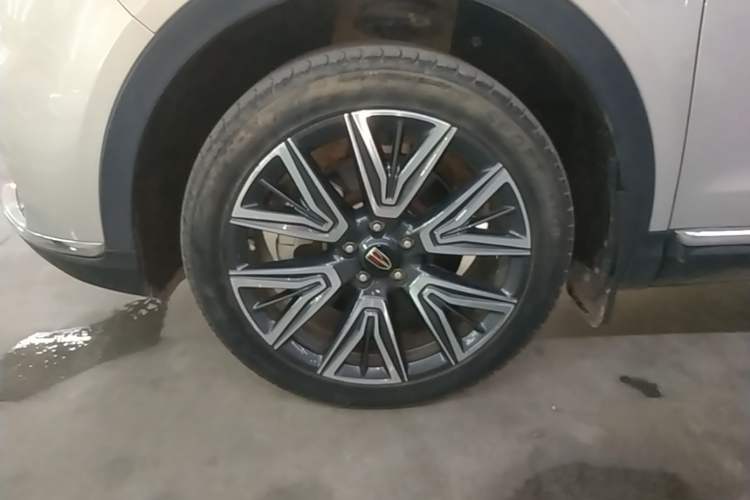 Used Hongqi HS5 2022 Facelifted Version 2.0T Smart Connect Flagship All-Wheel-Drive Edition
