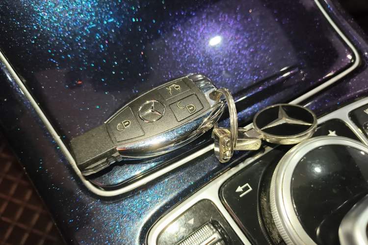 Used Mercedes-Benz GLC 2018 Facelift GLC 260 4MATIC Luxury Edition Interior 1