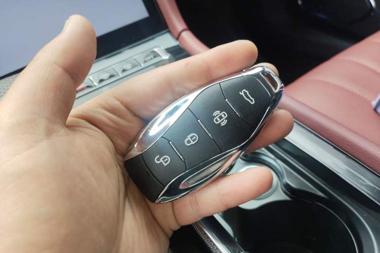 Used Hongqi H5 2025 1.5T DCT Qiyun 500 000th Unit Commemorative Edition
