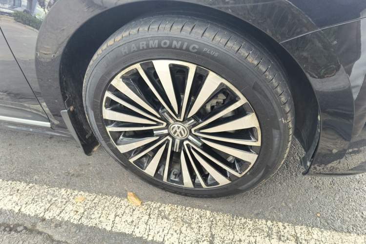 Used Volkswagen Passat 2019 330TSI Luxury Edition China VI Standard
