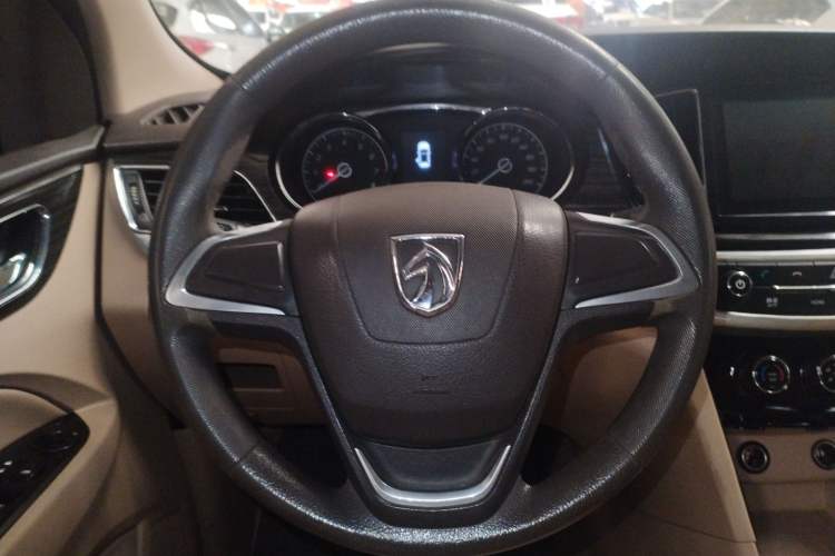 Used Baojun 730 2016 1.8L iAMT Comfort Version 7 Seats Steering Wheel