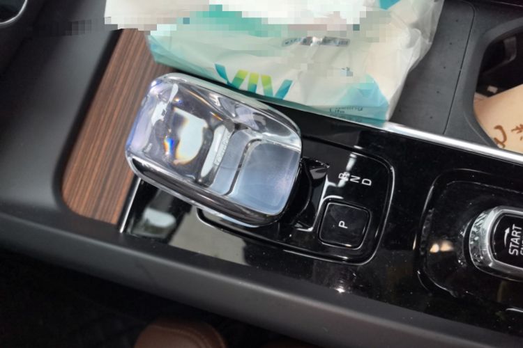 Used Volvo XC60 2024 B5 4x4 Smart Luxury Edition Gear Lever