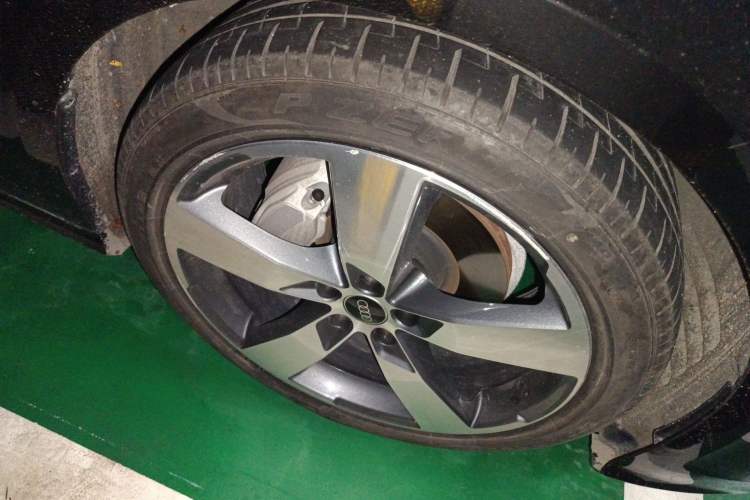 Used Audi A6L 2022 45 TFSI quattro Prestige Dynamic Edition Right Front Wheel Hub