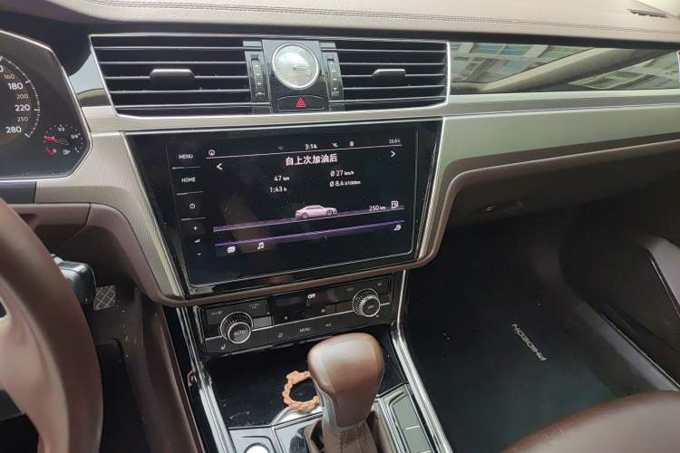 Used Volkswagen Phideon 2021 380TSI Luxury Edition Audio And AC Panel