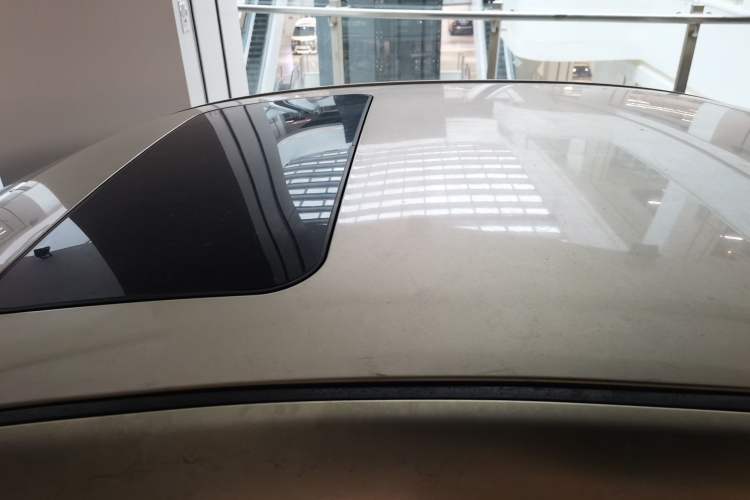 Used Roewe 350 2013 350C 1.5L Automatic Xunyue Edition
