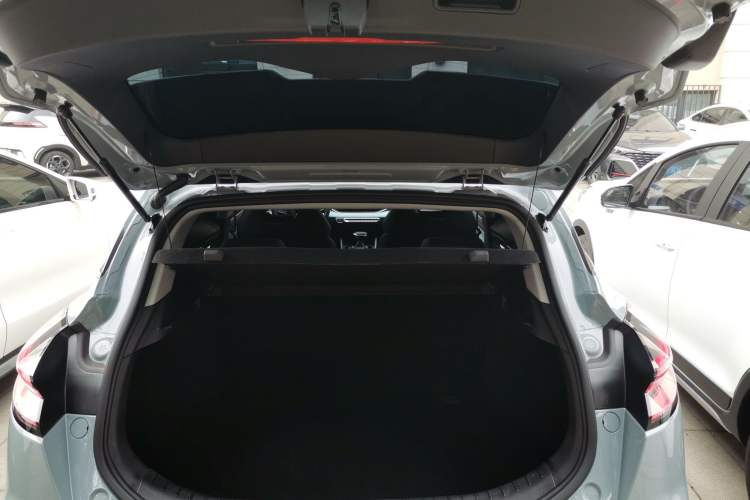 Used Geely Auto Emgrand S 2022 1.4T CVT Crossover Player Edition