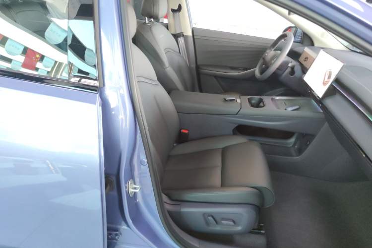 Used Nissan N6 2026 Model 180 Max Right Front Seat