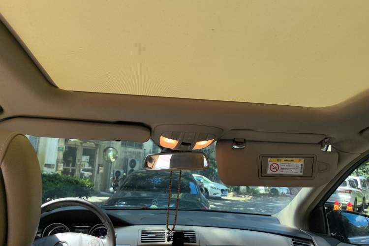 Used Mercedes-Benz R-Class 2015 R 320 4MATIC Luxury Model Headliner