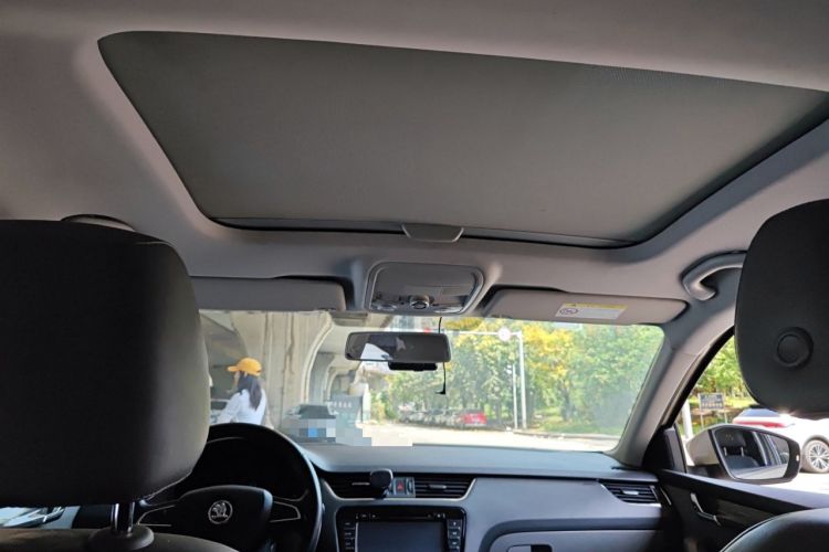 Used Skoda Octavia 2015 1.6L Automatic Yijun Edition Headliner