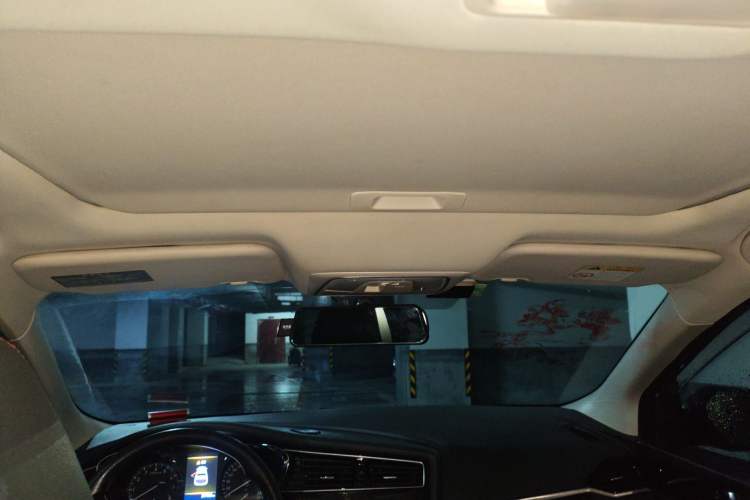 Used Venucia D60 2020 1.6L XL CVT Enjoyment Edition Headliner