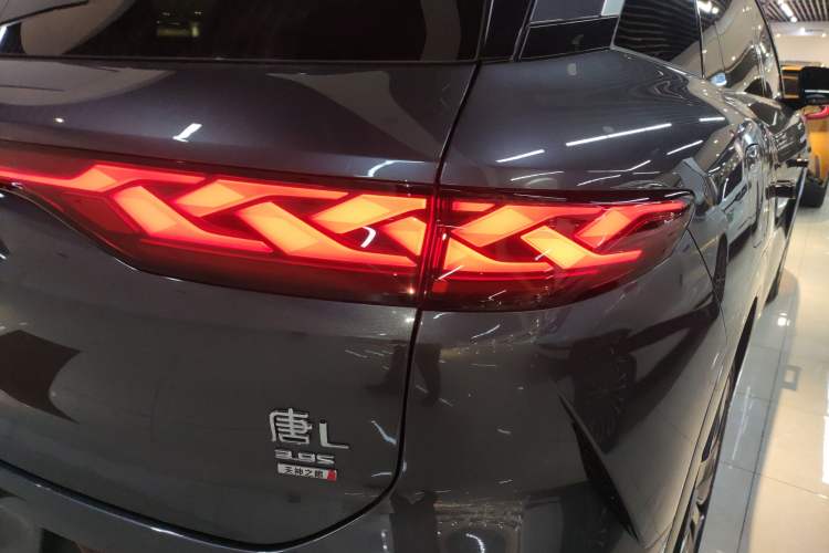 Used BYD Tang L 2025 EV 600KM All-Wheel-Drive LiDAR Flagship Model
