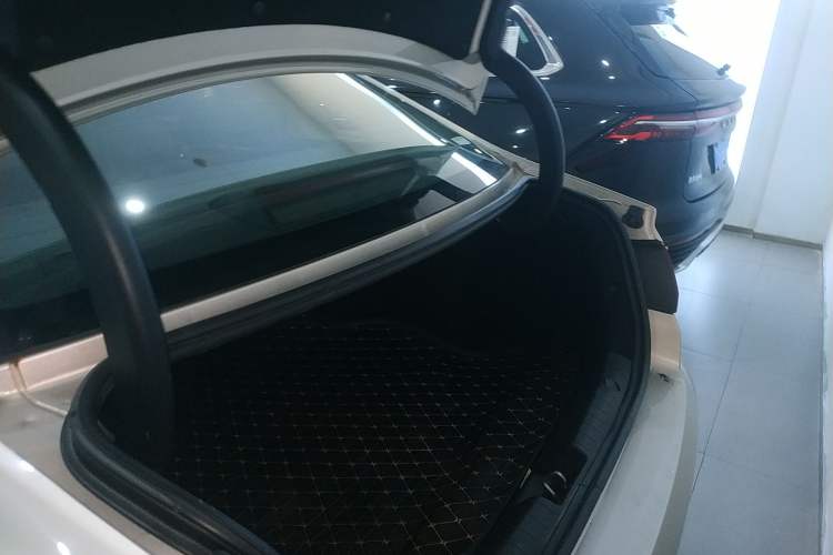 Used Geely Auto Emgrand GL 2017 1.3T Manual Elite Model
