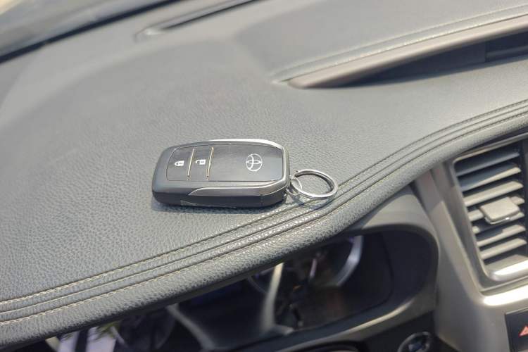 Used Toyota Highlander 2015 2.0T Four-Wheel Drive Luxury Edition 7-Seater