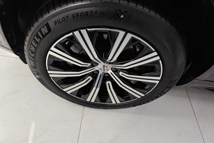 Used Volvo XC90 2024 B6 Zhiyi Luxury 7-Seater