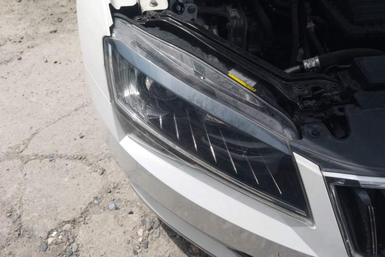 Used Skoda Superb 2016 TSI280 DSG Innovation Edition Right Front Headlight