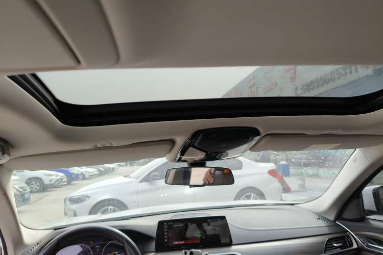 Used BMW 5 Series 2018 Facelifted 530Li Luxury Edition Premium Package
