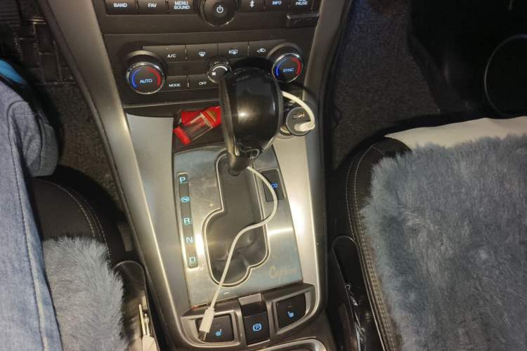 Used Chevrolet Captiva 2015 2.4L 4x4 Flagship Edition 7-Seater
