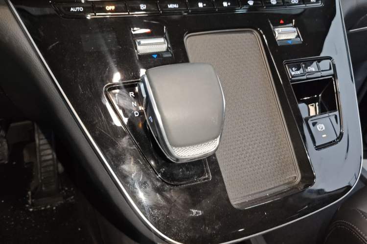 Used Hongqi HQ9 PHEV 2024 2.0T Four-Wheel Drive Business Edition
