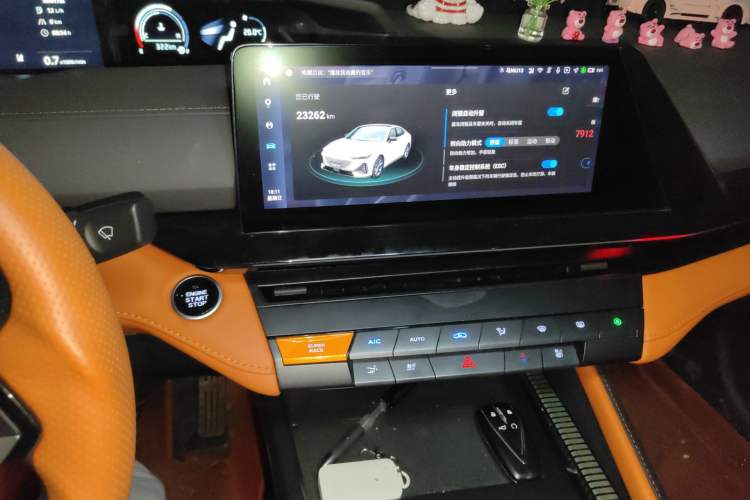 Used CHANGAN UNI-V 2024 2.0T Classic Sport Edition
