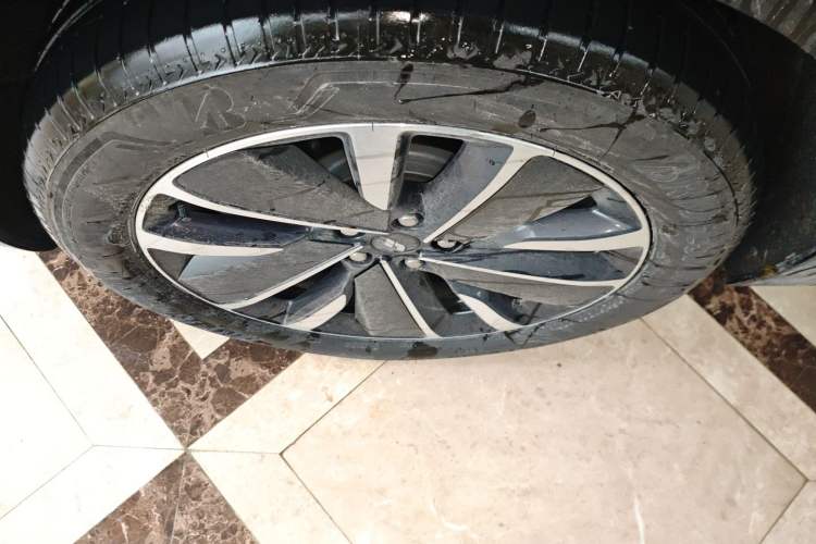 Used Li Auto L6 2025 Pro Smart Refresh Edition Left Front Wheel Hub