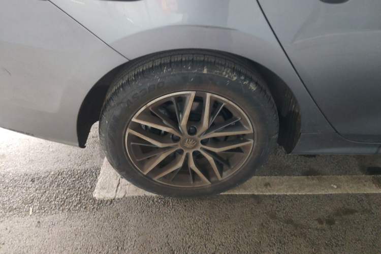 Used BYD Qin PLUS 2021 DM-i 55KM Flagship Model Right Rear Wheel Hub