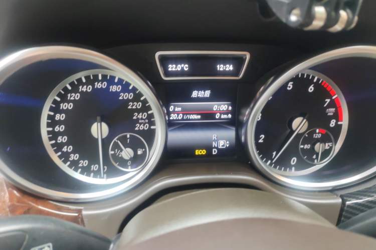 Used Mercedes-Benz M-Class 2014 ML 400 4MATIC Dynamic Model Instrument Cluster