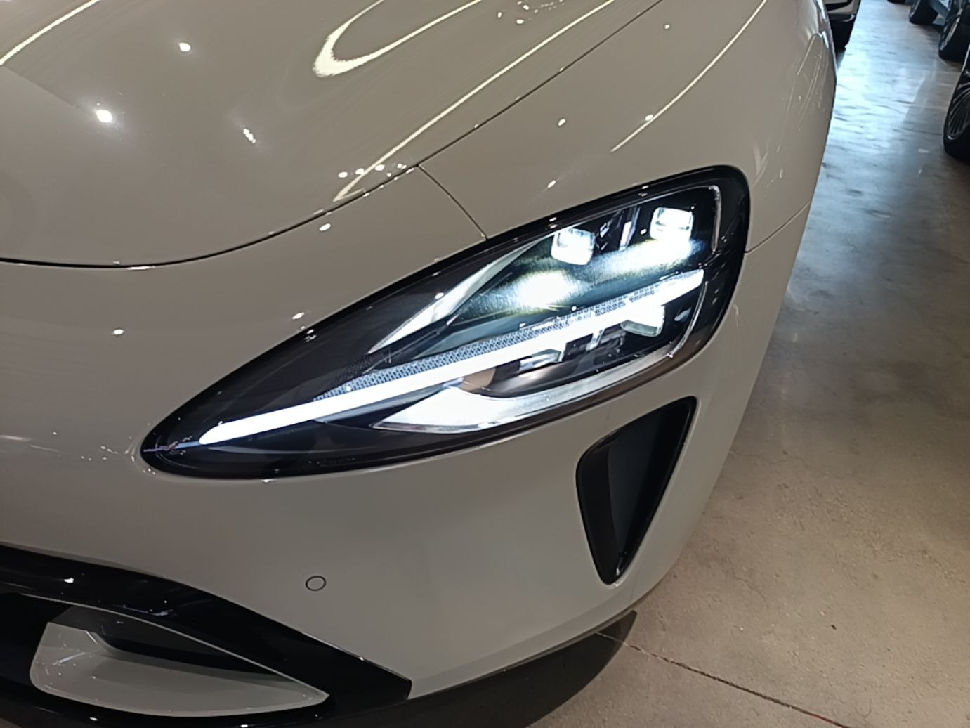 Xiaomi Auto SU7 2024 Four-Wheel Drive Ultra-Long Range Advanced Intelligent Driving Max Edition — снимка 8