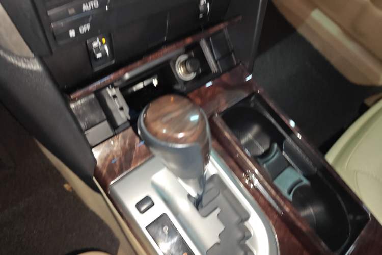 Used Toyota Camry 2015 2.5G Luxury Navigation Edition Gear Lever