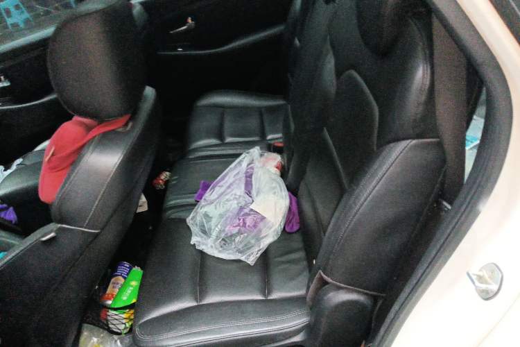 Used Kia Carens 2013 2.0L 7-Seater Automatic Comfort Edition China IV Standard