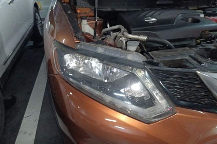 Used Nissan X-Trail 2014 2.0L CVT Comfort Edition 2WD Right Front Headlight