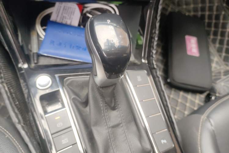 Used Volkswagen Passat 2019 330TSI Elite Edition China VI Gear Lever