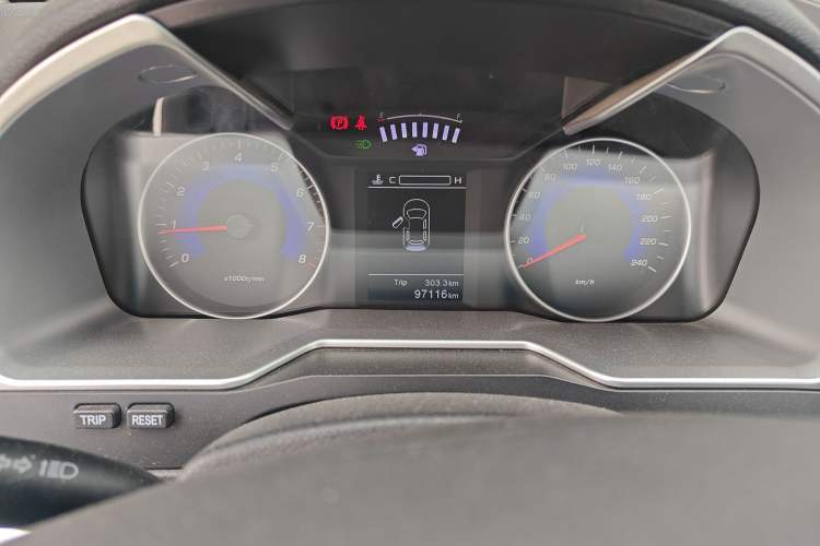 Used Geely Auto Emgrand 2016 Sedan 1.5L Manual Upward Edition Odometer Close Up