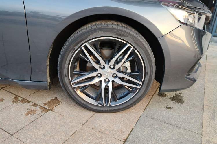 Used Honda Accord 2022 260TURBO Phantom Night · Prestige Edition Right Front Wheel Hub