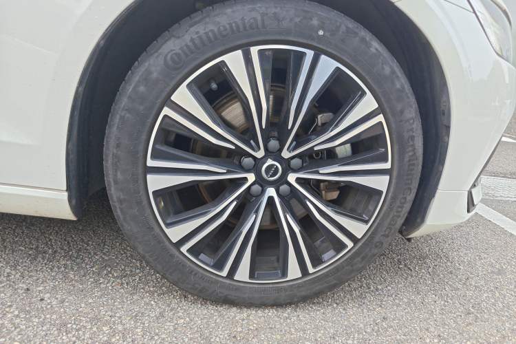 Used Volvo V60 2024 B5 Zhiyuan Luxury Edition
