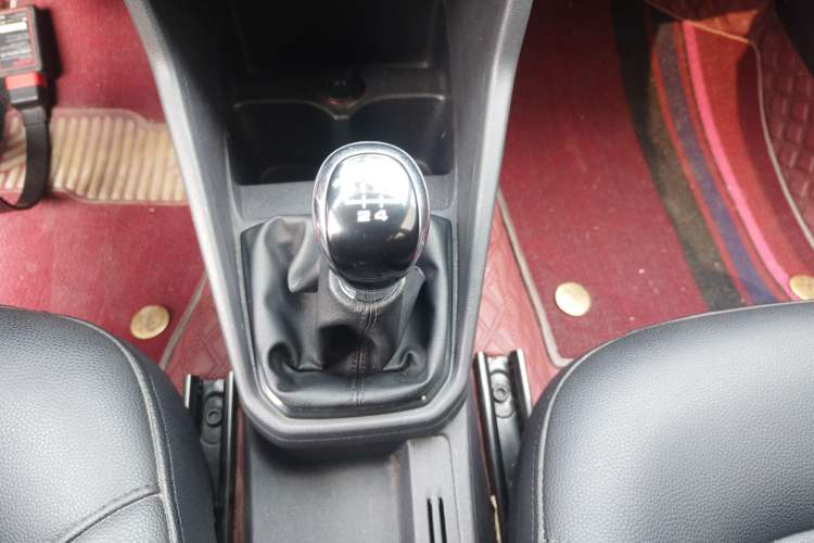 Used Volkswagen Jetta 2017 1.4L Manual Fashion Edition Gear Lever