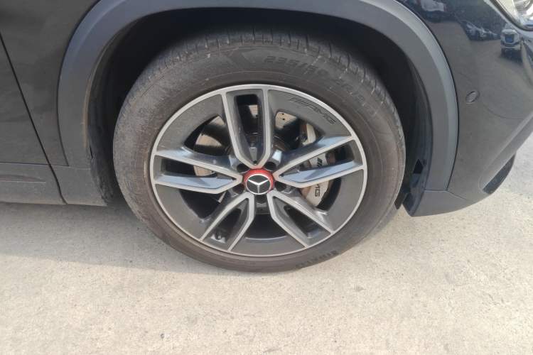 Used Mercedes-Benz GLA AMG 2021 AMG GLA 35 4MATIC Right Front Wheel Hub