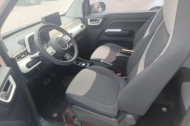 Used Wuling Hongguang MINIEV 2024 3rd Generation 215km Youth Edition Left Front Seat