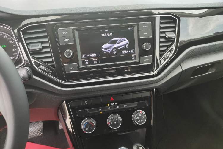 Used Volkswagen T-ROC 2018 280TSI DSG Two-Wheel-Drive Comfort Version China V Standard Audio And AC Panel