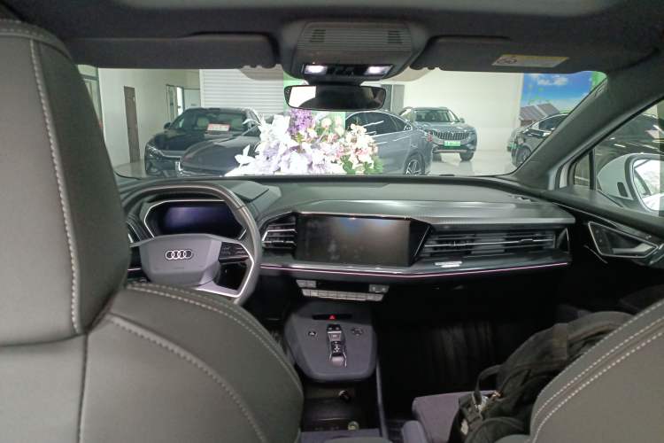 Used Audi Q4 e-tron 2023 50 e-tron quattro Visionary Edition