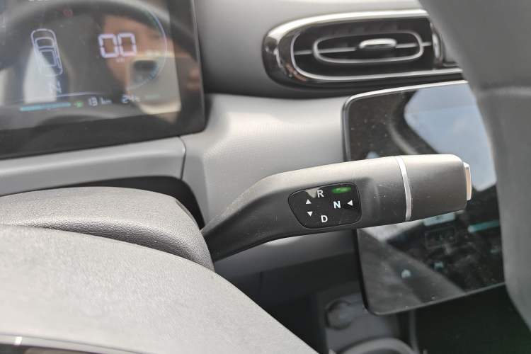 Used Leapmotor T03 2025 403 Comfort Edition Gear Lever