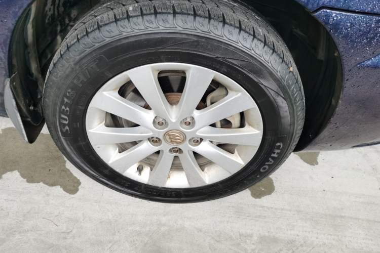 Used Buick GL8 2014 2.4L Classic Edition Right Front Wheel Hub