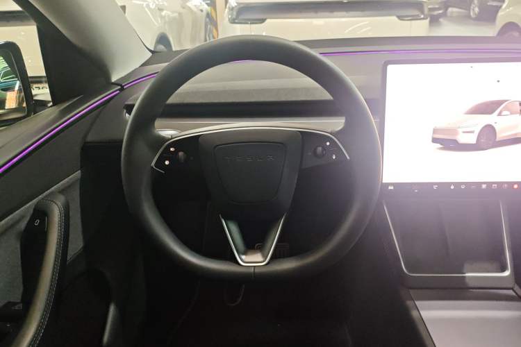 Used Tesla Model Y 2025 Rear-Wheel-Drive Version
